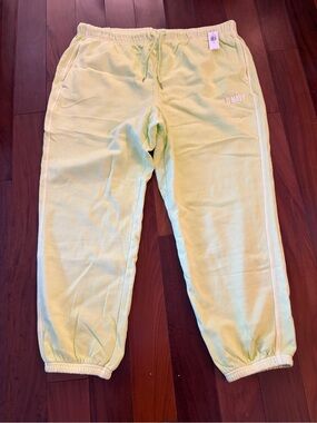 Old Navy Lime Color Woman’s Sweatpants/Joggers XL